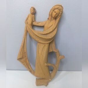 Vintage 1960's Mother Mary with Baby Jesus Tan Plastic Resin Wall Plaque…